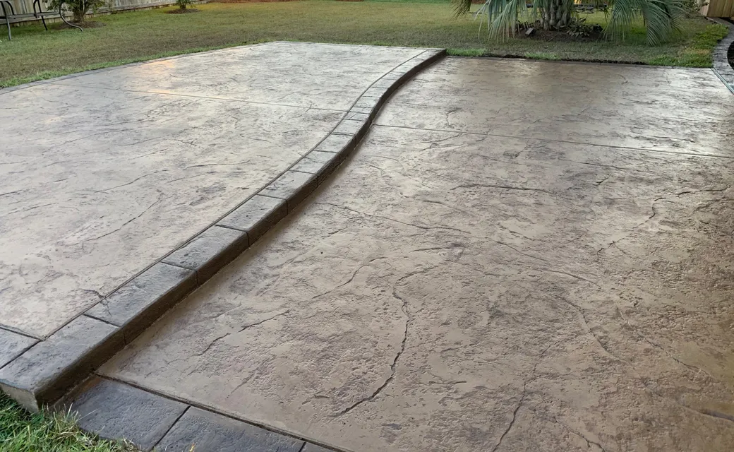 Solera hormigón impreso decorativo